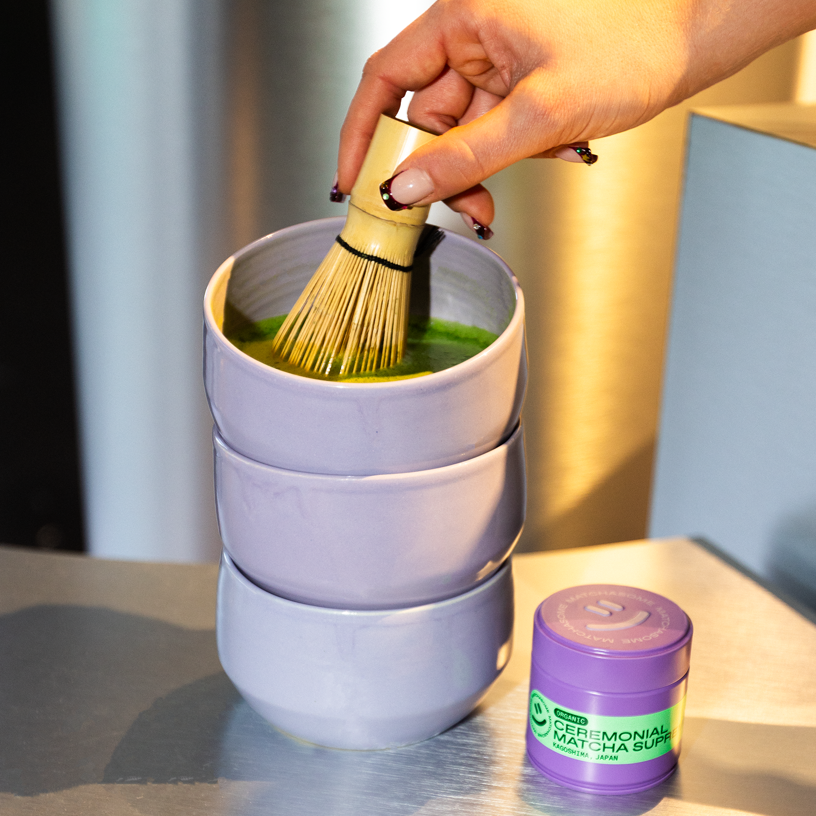 Viola Bescher Matcha-Schale set mit Matcha und Matcha-Besen