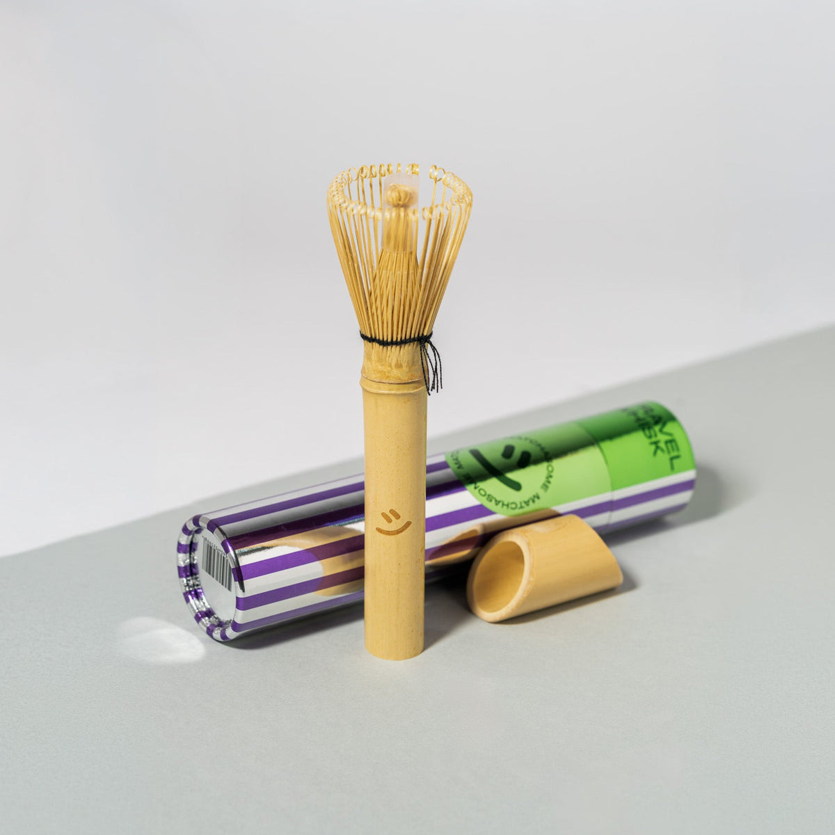 Unser Matchasome Matcha Whisk in der langen Ausführung mit Verpackung